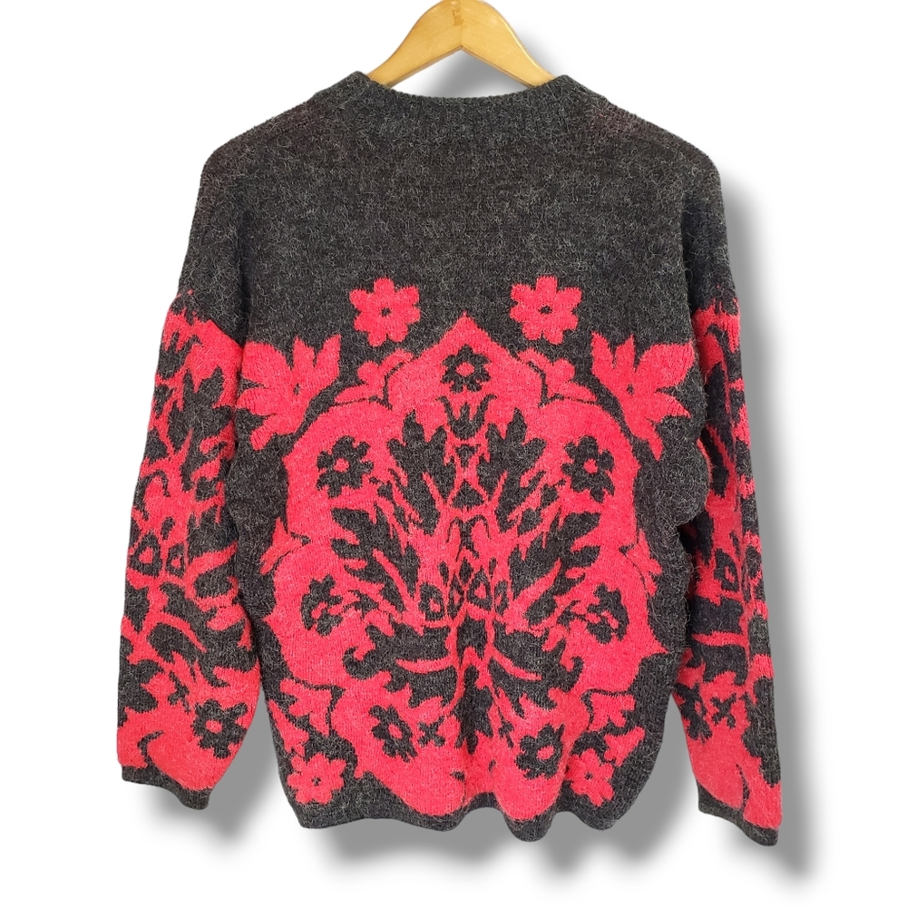 Vintage Love Bite Red and Grey Floral Patterned Chunky Sweater Size S/M
